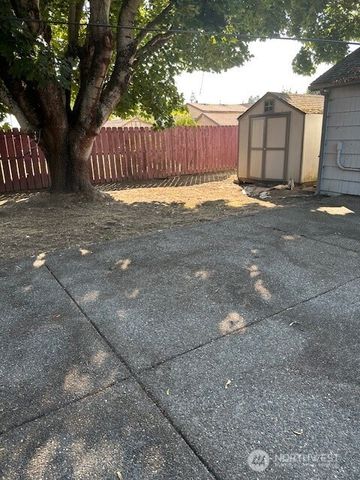 728 5th Avenue SW, Puyallup, WA 98371