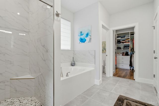 9958 Pandion Trl, Pensacola, FL 32507