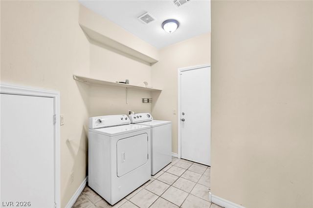 1327 Autumn Wind Way, Henderson, NV 89052