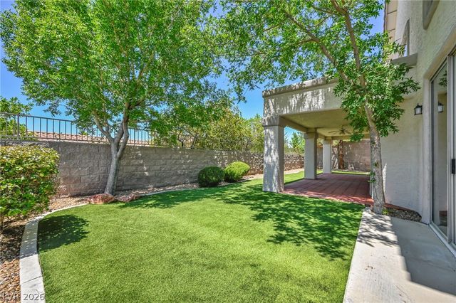 1327 Autumn Wind Way, Henderson, NV 89052