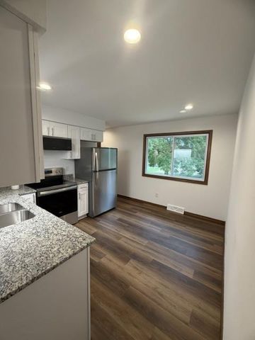 5802-5804 Sauk Lane, Mcfarland, WI 53558