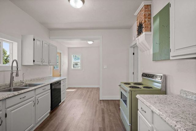 2602 E DIAMOND Ave, Spokane, WA 99217