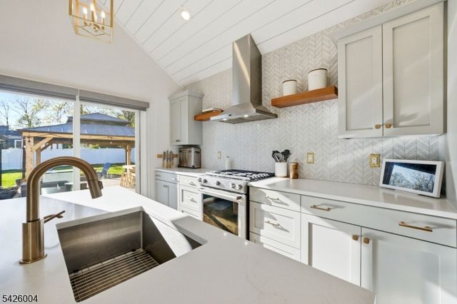 75 N Auten Ave, Somerville Boro, NJ 08876