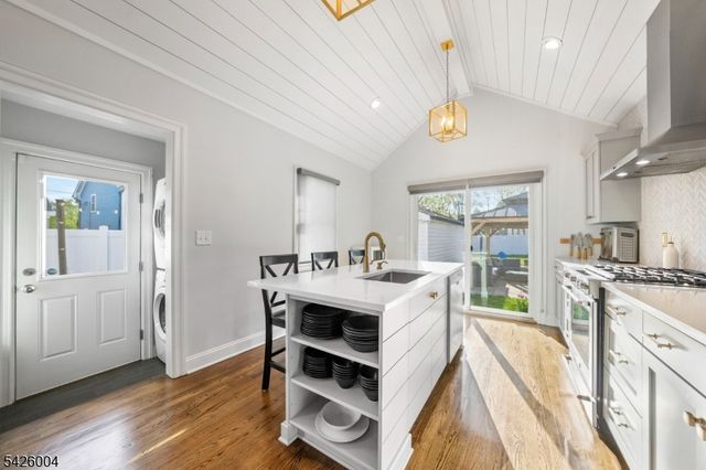 75 N Auten Ave, Somerville Boro, NJ 08876