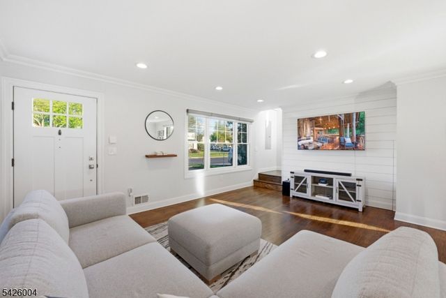 75 N Auten Ave, Somerville Boro, NJ 08876