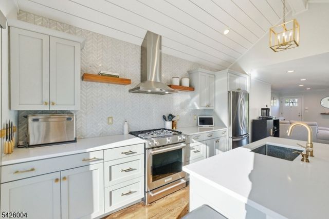 75 N Auten Ave, Somerville Boro, NJ 08876