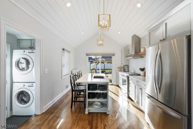 75 N Auten Ave, Somerville Boro, NJ 08876