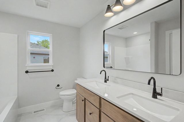 2809 MISTY FLOWER DR, Columbia, MO 65203