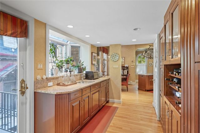 5427 FORBES, Squirrel Hill, PA 15217