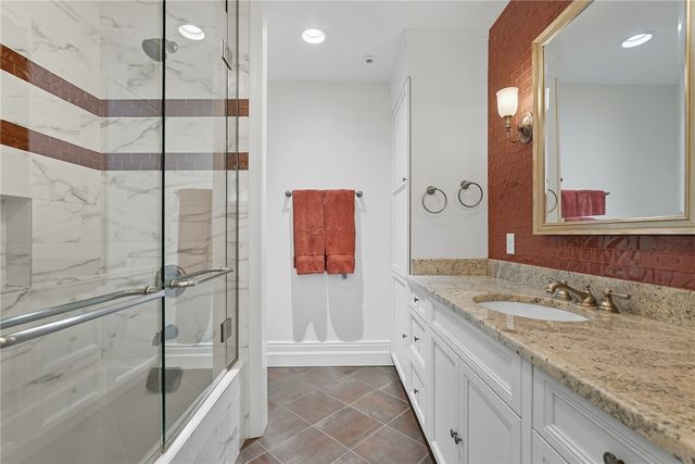 5427 FORBES, Squirrel Hill, PA 15217