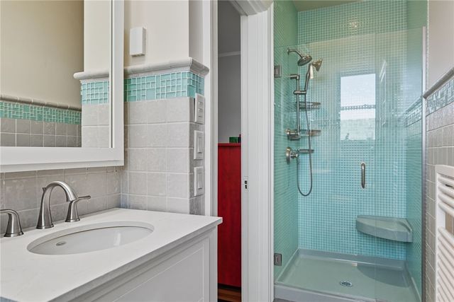 5427 FORBES, Squirrel Hill, PA 15217