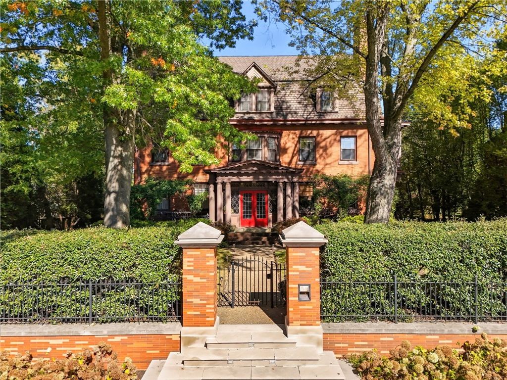 5427 FORBES, Squirrel Hill, PA 15217