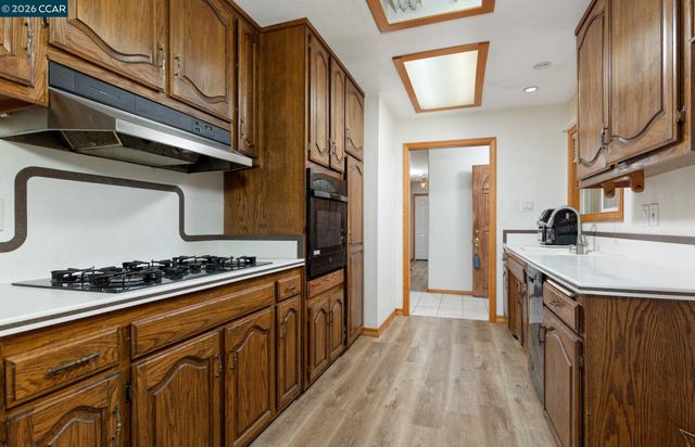 8280 Elgin Ln, Dublin, CA 94568