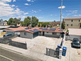 213 Shadow Lane, Las Vegas, NV 89106