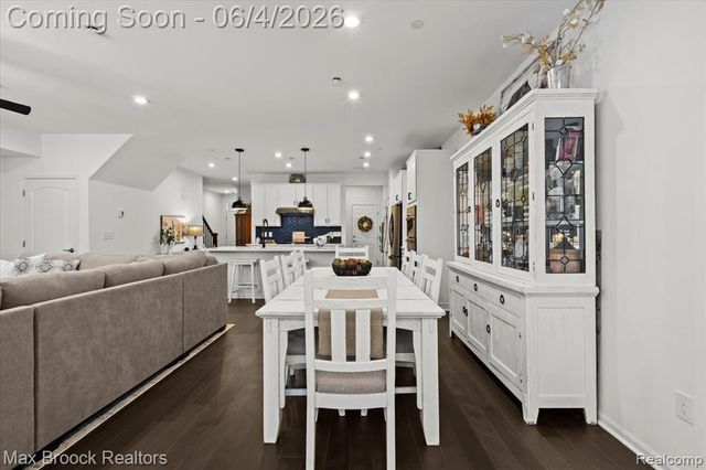 40115 Premier Drive 22, Plymouth, MI 48170