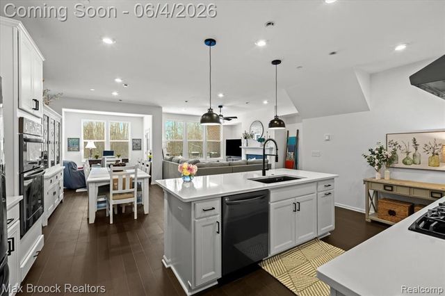 40115 Premier Drive 22, Plymouth, MI 48170