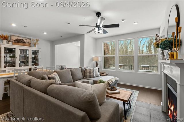 40115 Premier Drive 22, Plymouth, MI 48170