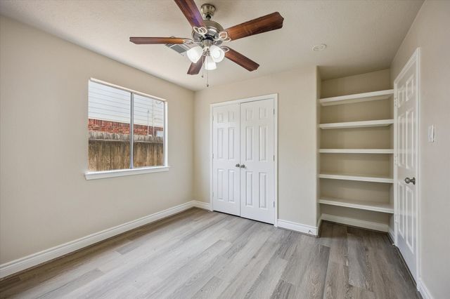229 E Forest Avenue, Shoreacres, TX 77571