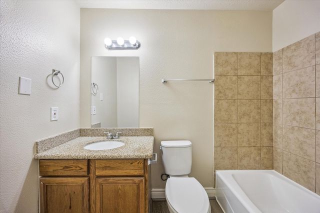 229 E Forest Avenue, Shoreacres, TX 77571