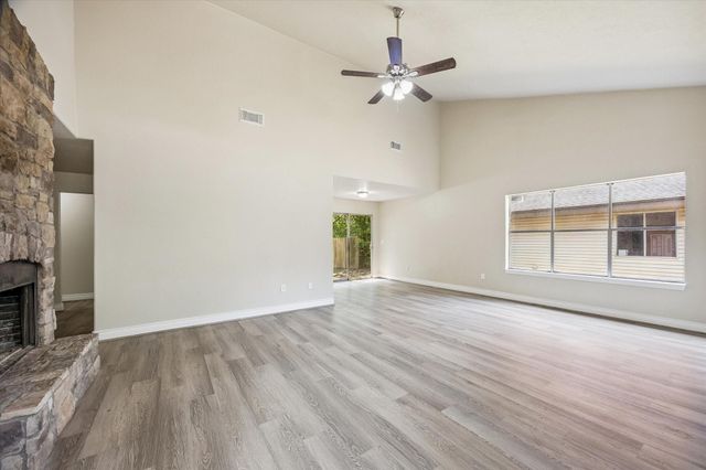 229 E Forest Avenue, Shoreacres, TX 77571