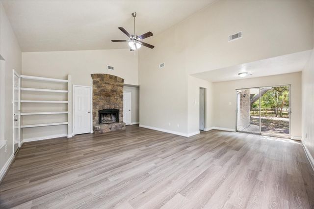 229 E Forest Avenue, Shoreacres, TX 77571