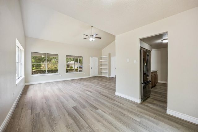229 E Forest Avenue, Shoreacres, TX 77571