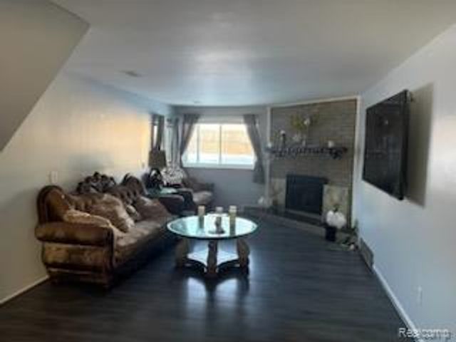 39912 Edmundton Drive, Canton, MI 48187