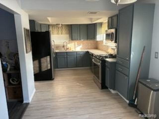 39912 Edmundton Drive, Canton, MI 48187