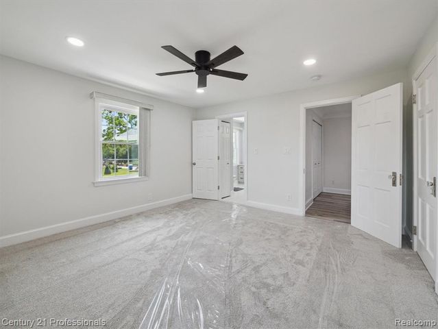 21120 Halsted Road, Farmington Hills, MI 48167