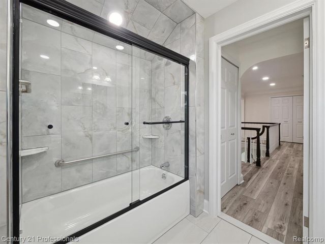 21120 Halsted Road, Farmington Hills, MI 48167