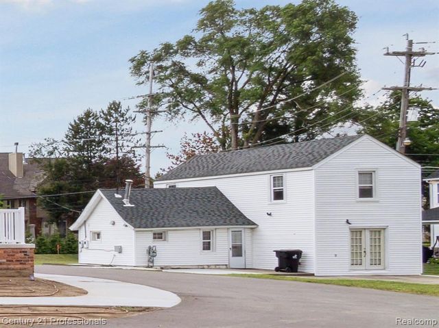 21120 Halsted Road, Farmington Hills, MI 48167