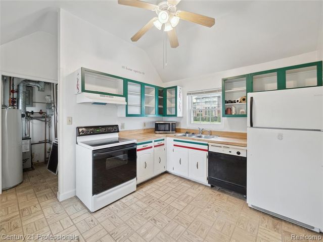 21120 Halsted Road, Farmington Hills, MI 48167