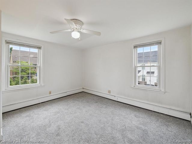 21120 Halsted Road, Farmington Hills, MI 48167