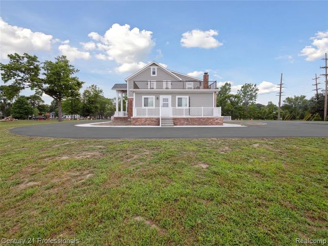 21120 Halsted Road, Farmington Hills, MI 48167