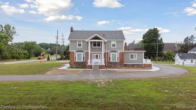 21120 Halsted Road, Farmington Hills, MI 48167
