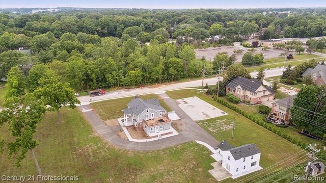 21120 Halsted Road, Farmington Hills, MI 48167