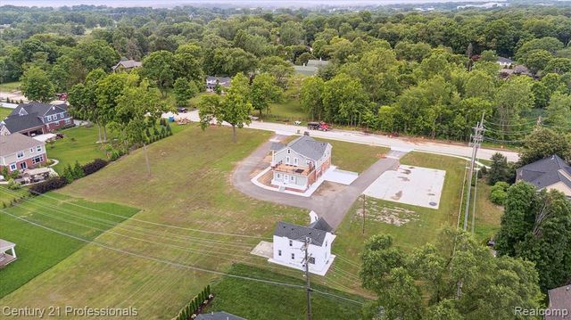 21120 Halsted Road, Farmington Hills, MI 48167
