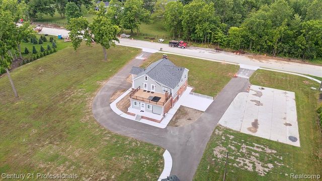 21120 Halsted Road, Farmington Hills, MI 48167