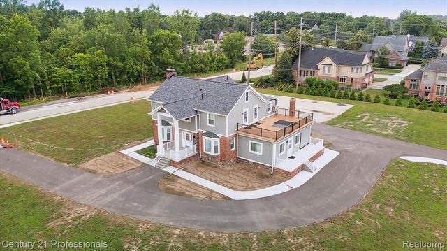 21120 Halsted Road, Farmington Hills, MI 48167