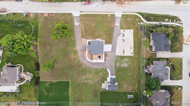 21120 Halsted Road, Farmington Hills, MI 48167