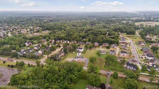 21120 Halsted Road, Farmington Hills, MI 48167