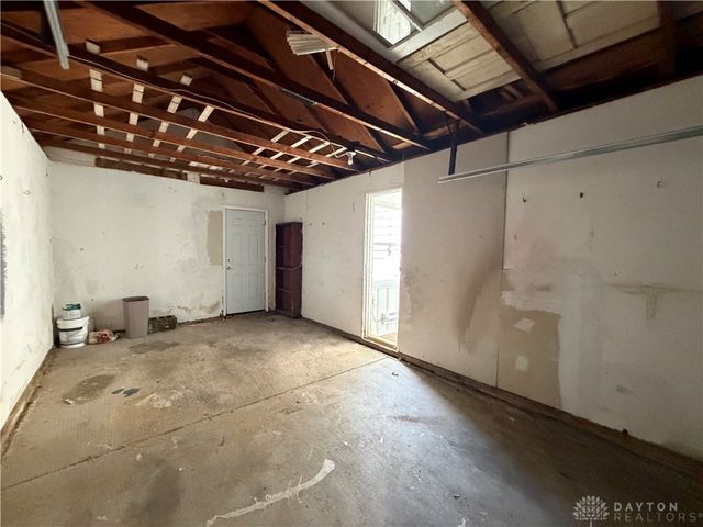 1402 Shaftesbury Road, Dayton, OH 45406