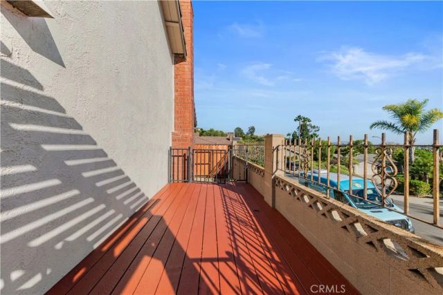 2580 N Robinhood, Orange, CA 92867