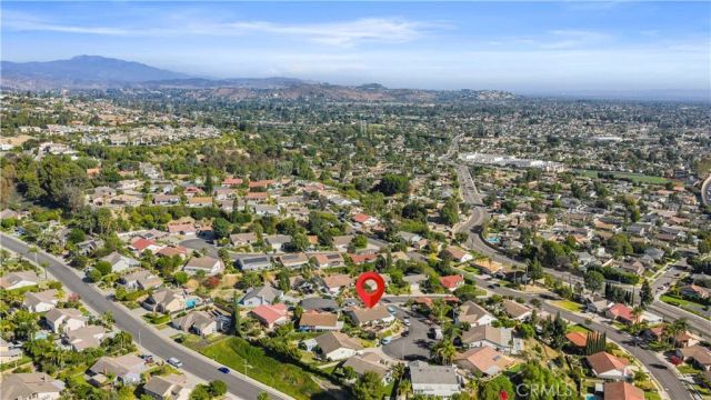 2580 N Robinhood, Orange, CA 92867