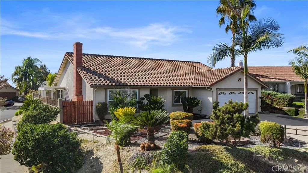 2580 N Robinhood, Orange, CA 92867
