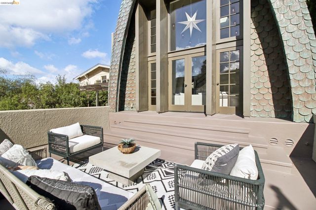 6356 Broadway Ter, Oakland, CA 94618