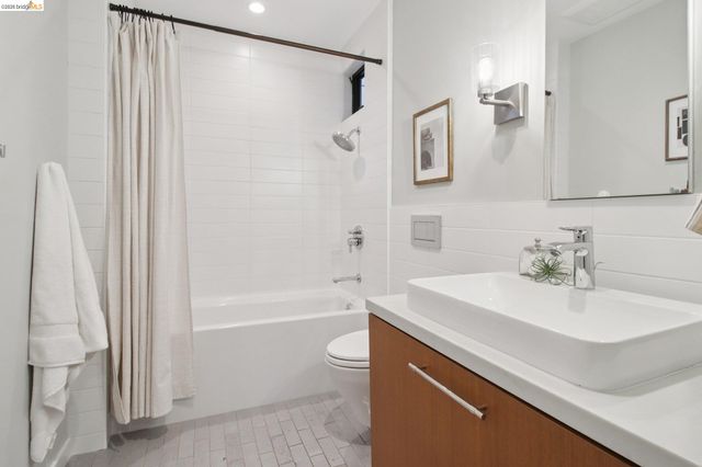 6356 Broadway Ter, Oakland, CA 94618