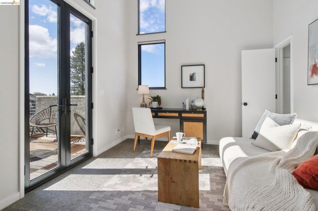 6356 Broadway Ter, Oakland, CA 94618