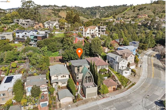 6356 Broadway Ter, Oakland, CA 94618