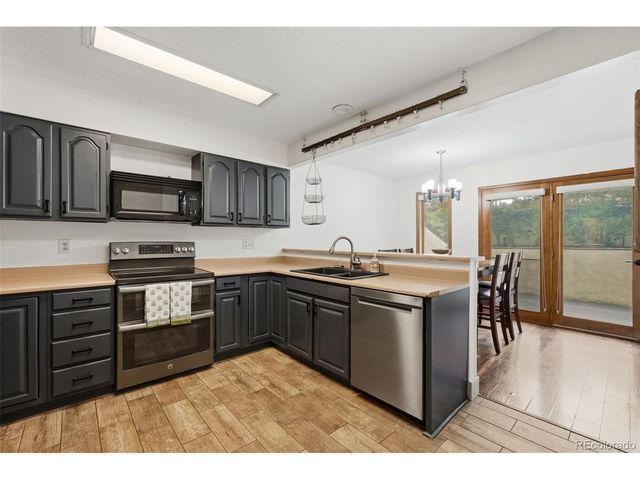 3255 Yarrow Ct, Wheat Ridge, CO 80033